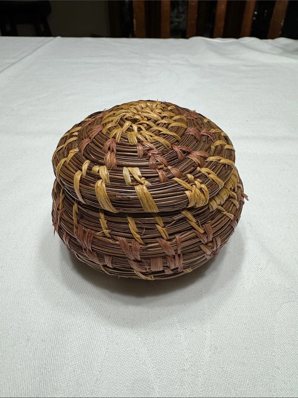 Vtg. Handmade Coushatta Indian basket. Handcrafted by sussie Stuteville.
